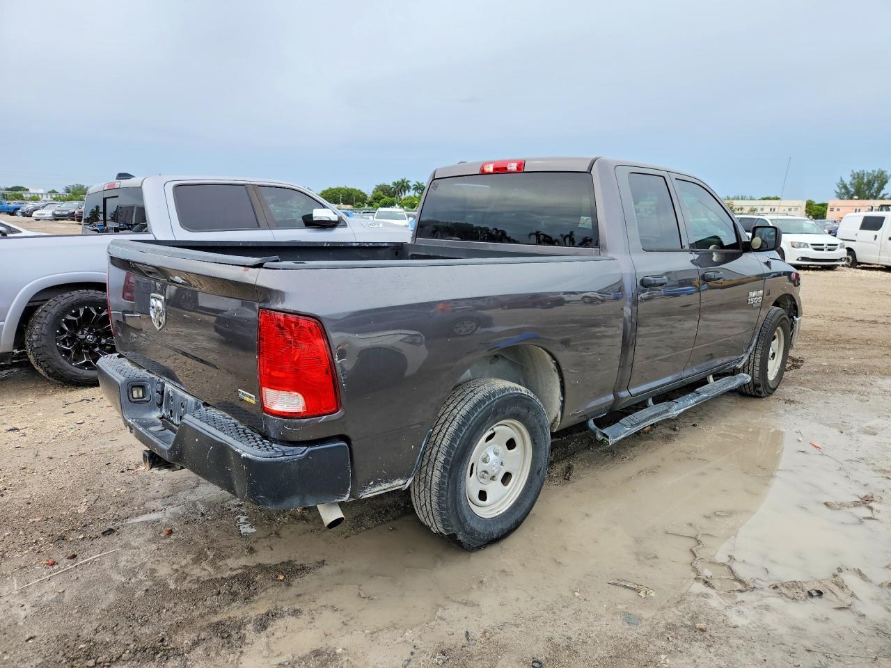 2019 RAM 1500 CLASSIC TRADESMAN — Фото 3 из 12