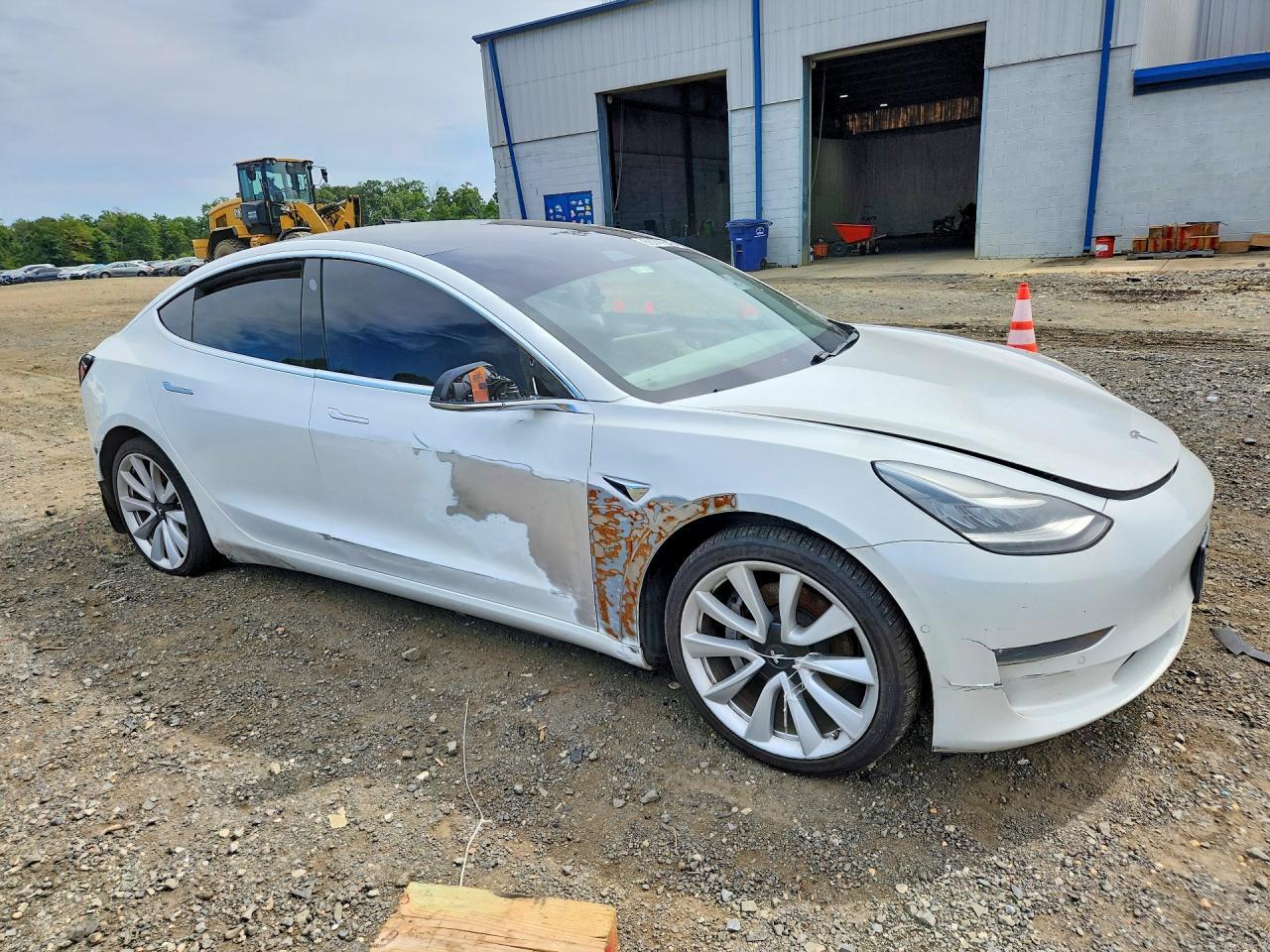 2020 TESLA MODEL 3 — Фото 4 из 12