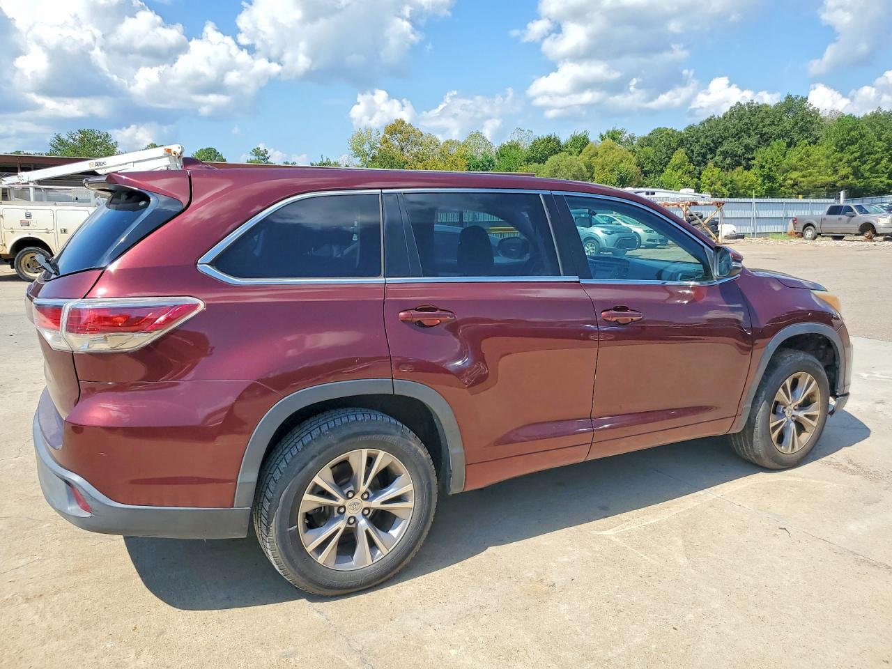 2015 TOYOTA HIGHLANDER LE PLUS — Фото 3 из 13