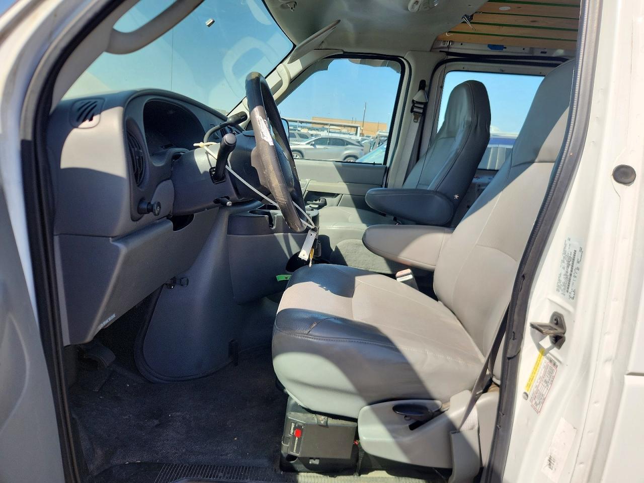 2006 FORD ECONOLINE E350 SUPER DUTY VAN — Фото 7 из 13