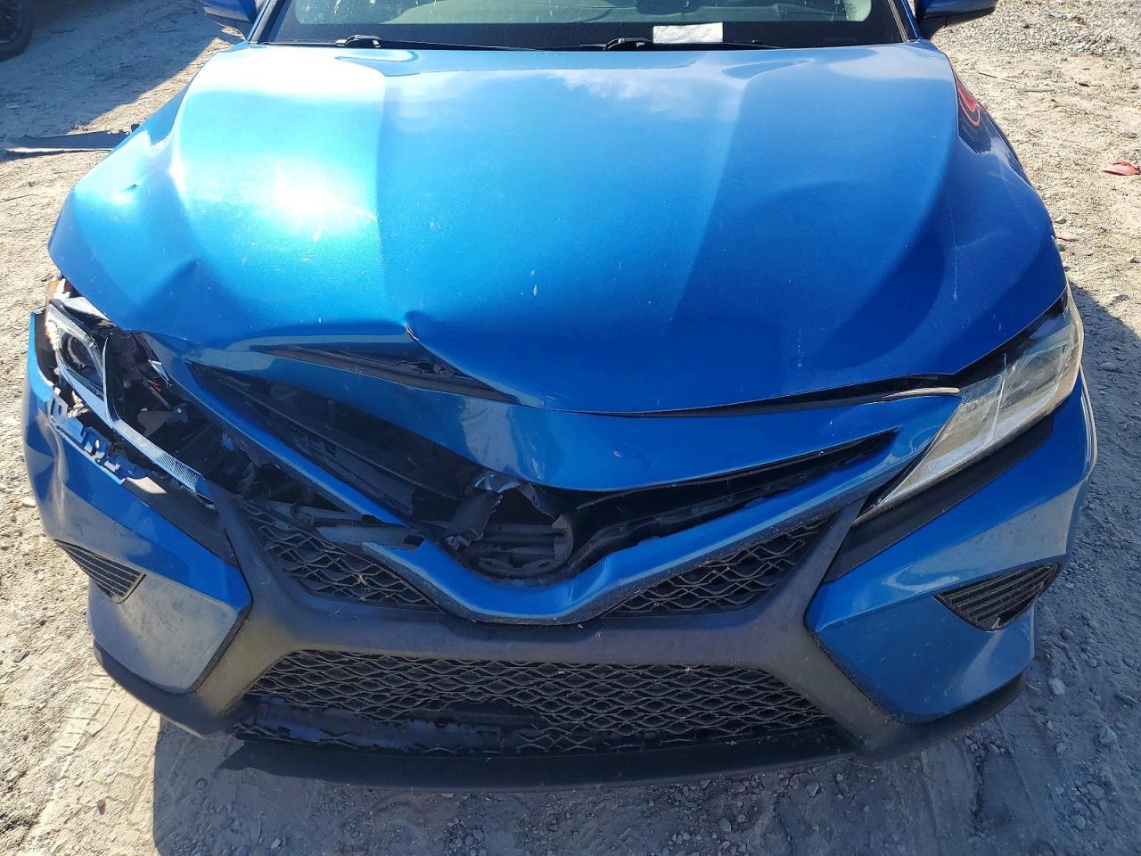 2019 TOYOTA CAMRY SE — Фото 11 из 12