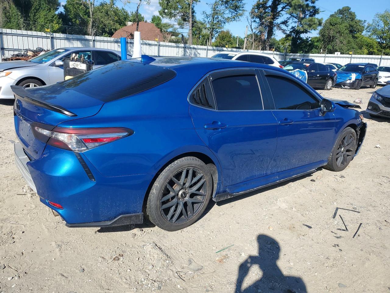 2019 TOYOTA CAMRY SE — Фото 3 из 12