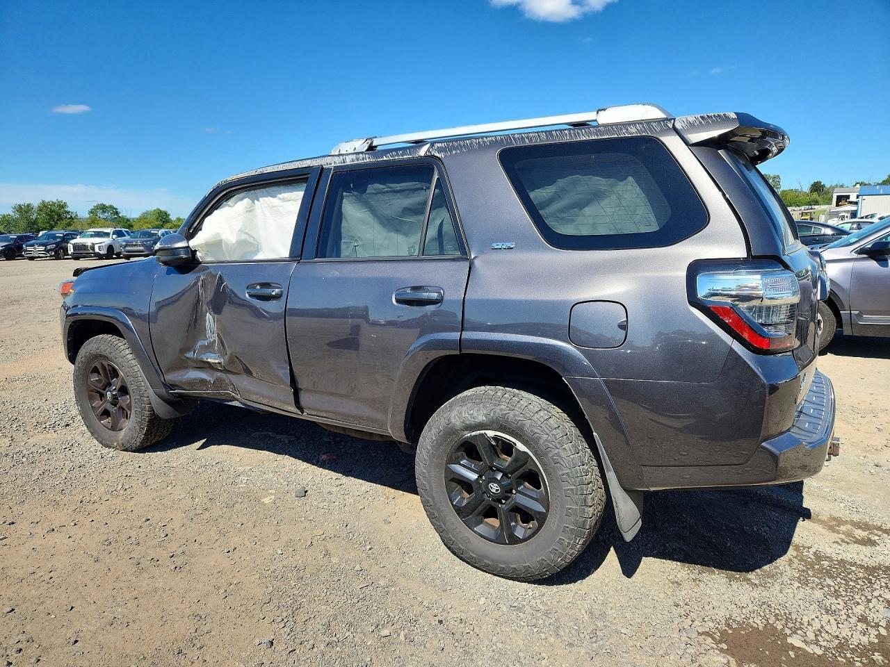 2016 TOYOTA 4RUNNER SR5 — Фото 2 из 12