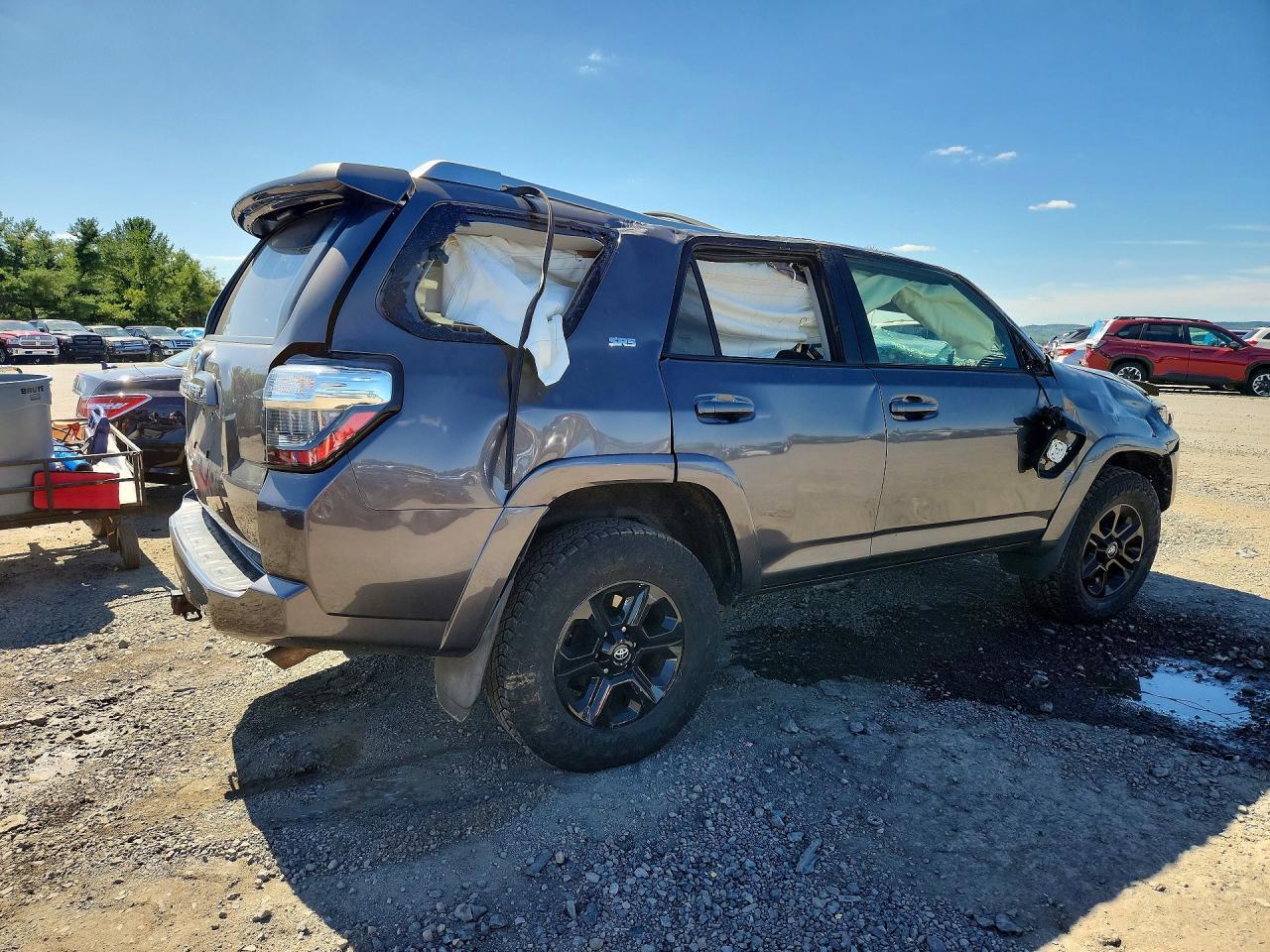 2016 TOYOTA 4RUNNER SR5 — Фото 3 из 12
