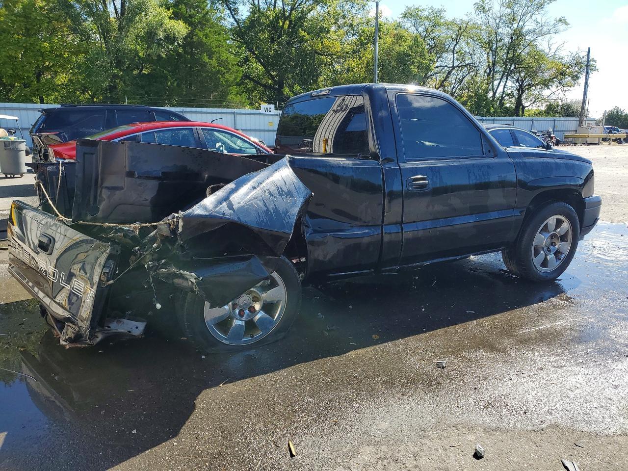 2005 CHEVROLET SILVERADO C1500 — Фото 3 из 12