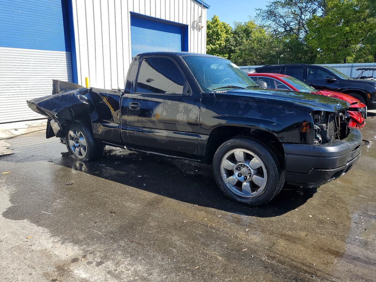2005 CHEVROLET SILVERADO C1500 — Фото 4 из 12