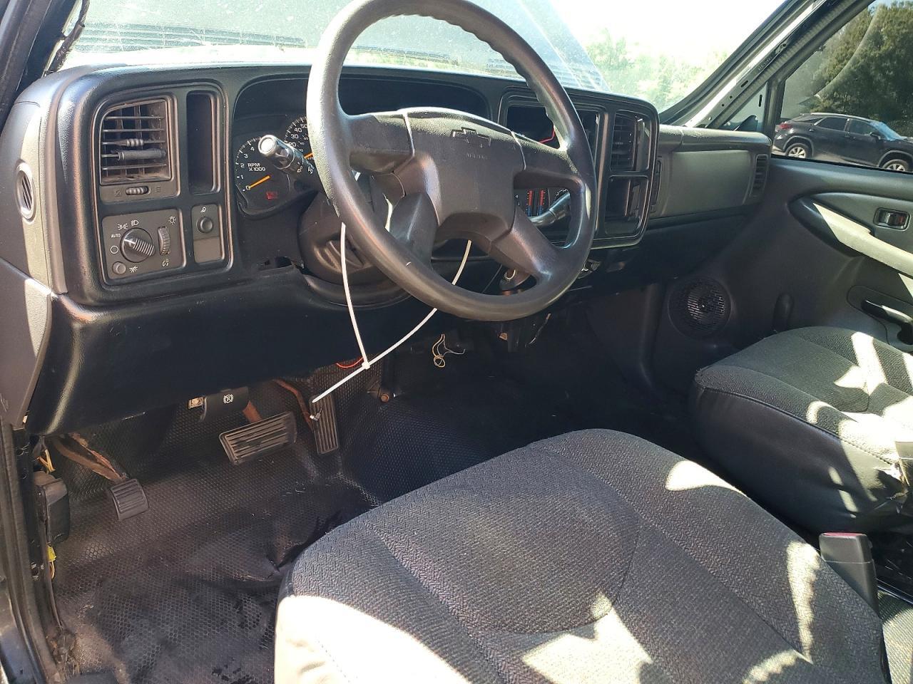 2005 CHEVROLET SILVERADO C1500 — Фото 8 из 12