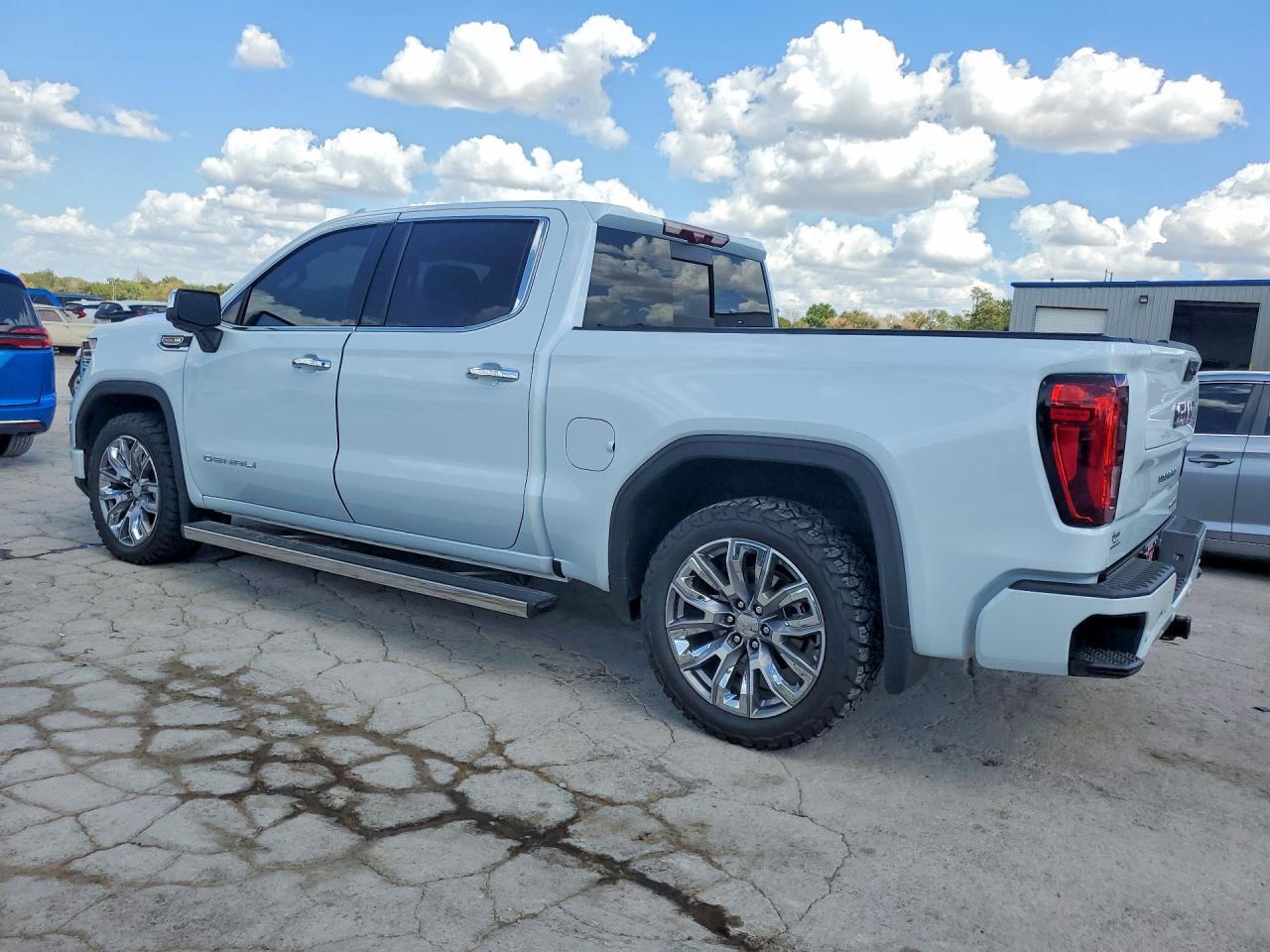 2026 GMC SIERRA K1500 DENALI — Фото 2 из 12