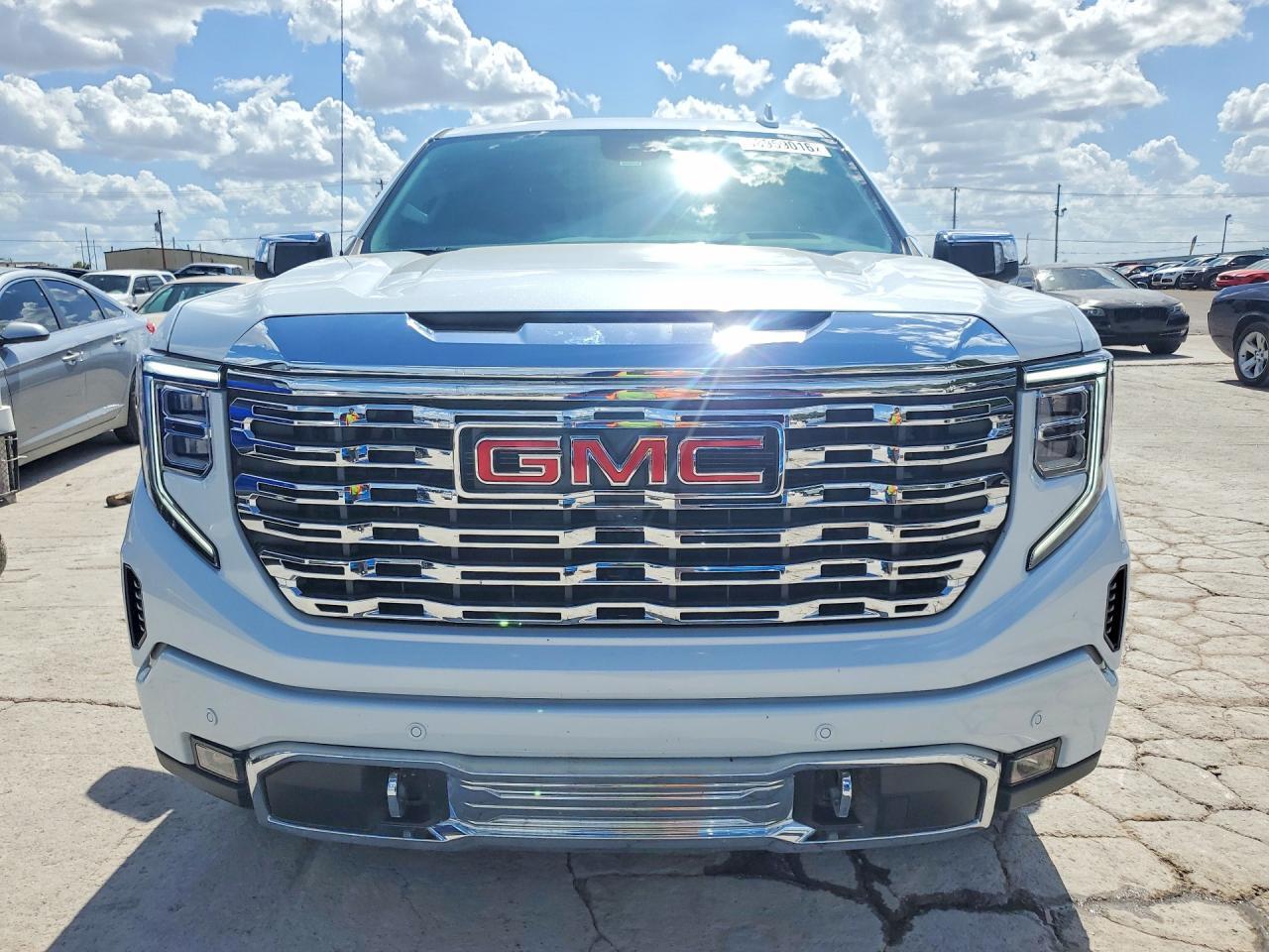 2026 GMC SIERRA K1500 DENALI — Фото 5 из 12
