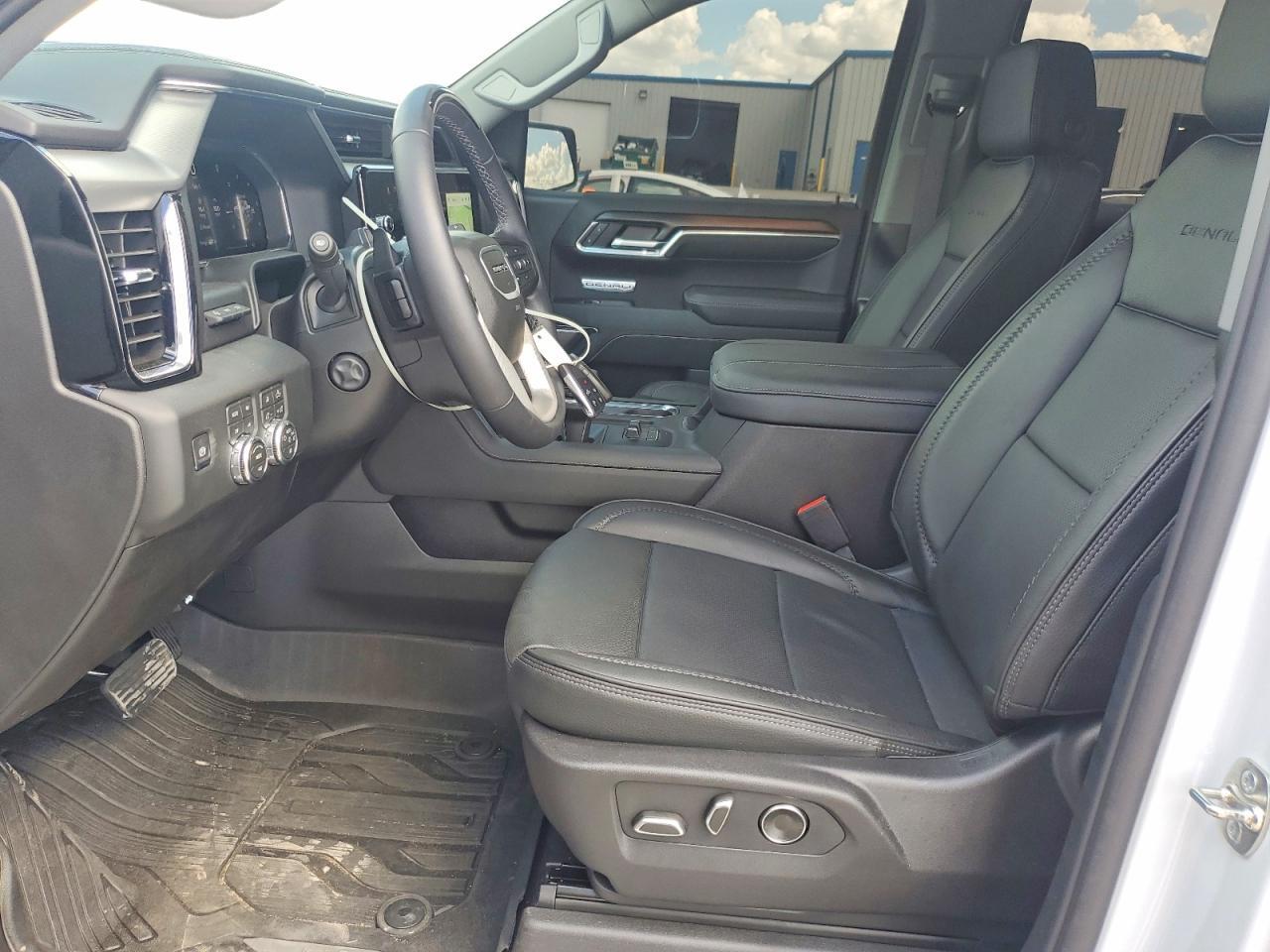 2026 GMC SIERRA K1500 DENALI — Фото 7 из 12