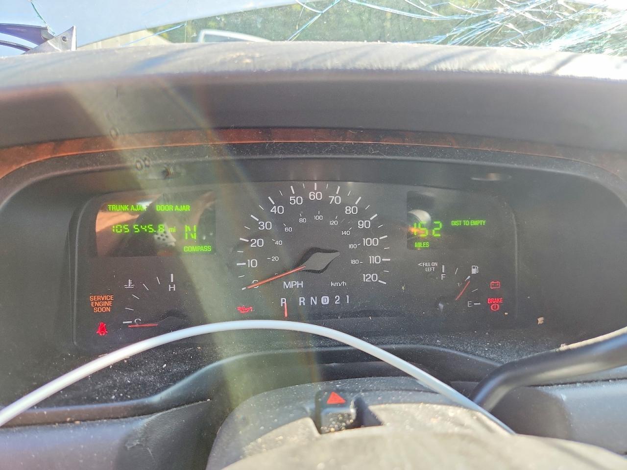1999 LINCOLN TOWN CAR EXECUTIVE — Фото 9 из 12