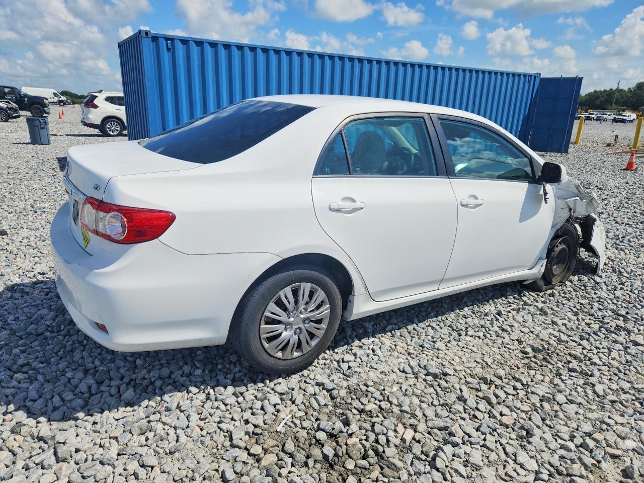 2011 TOYOTA COROLLA LE — Фото 3 из 12