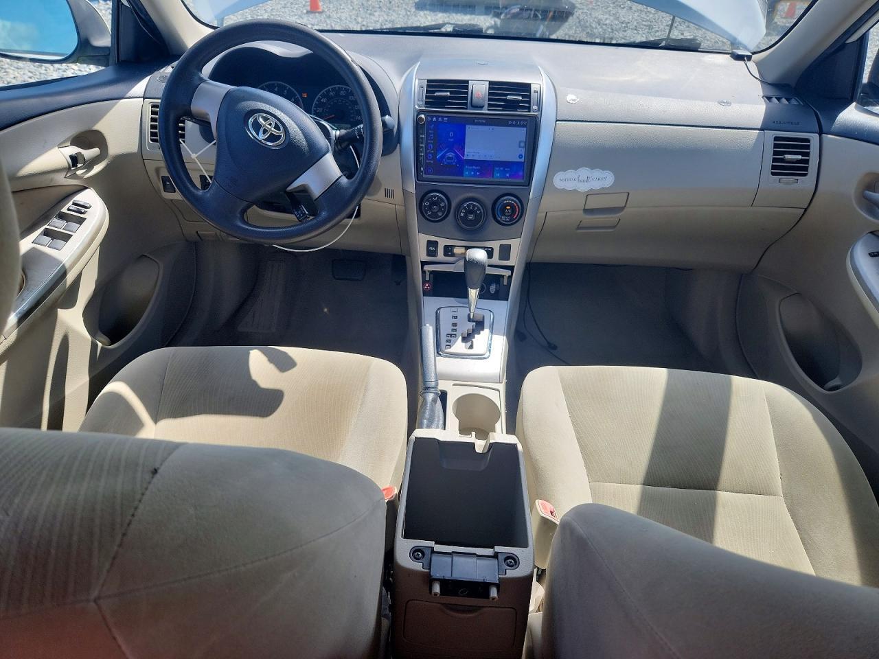 2011 TOYOTA COROLLA LE — Фото 8 из 12