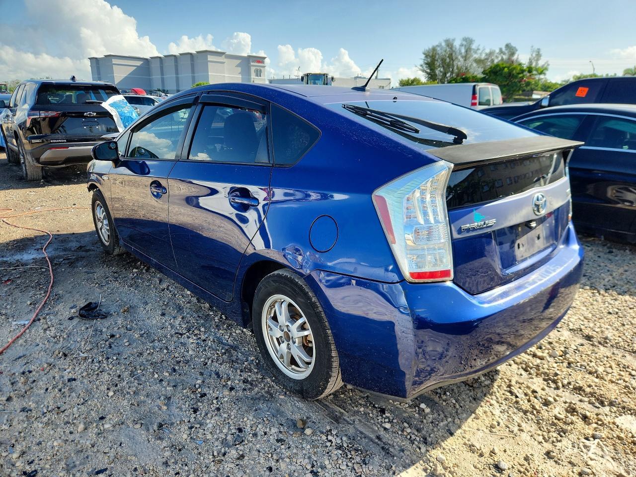 2010 TOYOTA PRIUS II — Фото 2 из 13