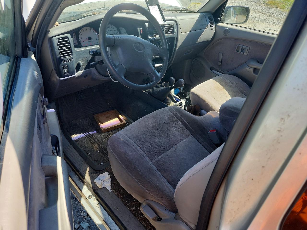 2002 TOYOTA TACOMA V6 — Фото 8 из 12