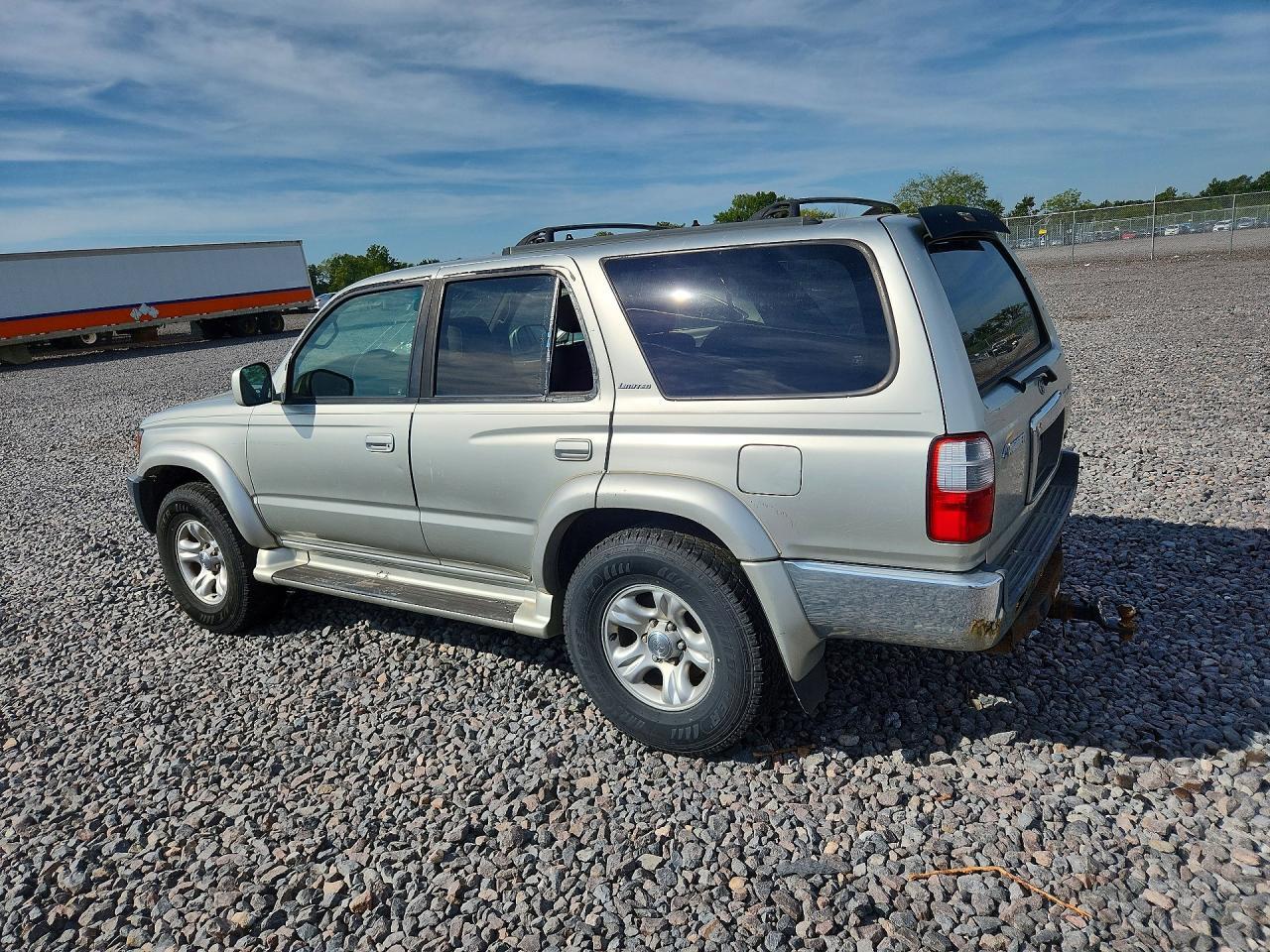 2002 TOYOTA 4RUNNER SR5 — Фото 2 из 12