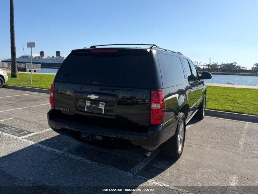 3GNFK16Y28G150259 2008 CHEVROLET SUBURBAN 1500 photo no. 4