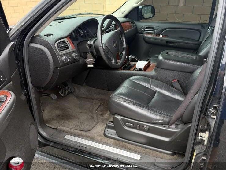 3GNFK16Y28G150259 2008 CHEVROLET SUBURBAN 1500 photo no. 5