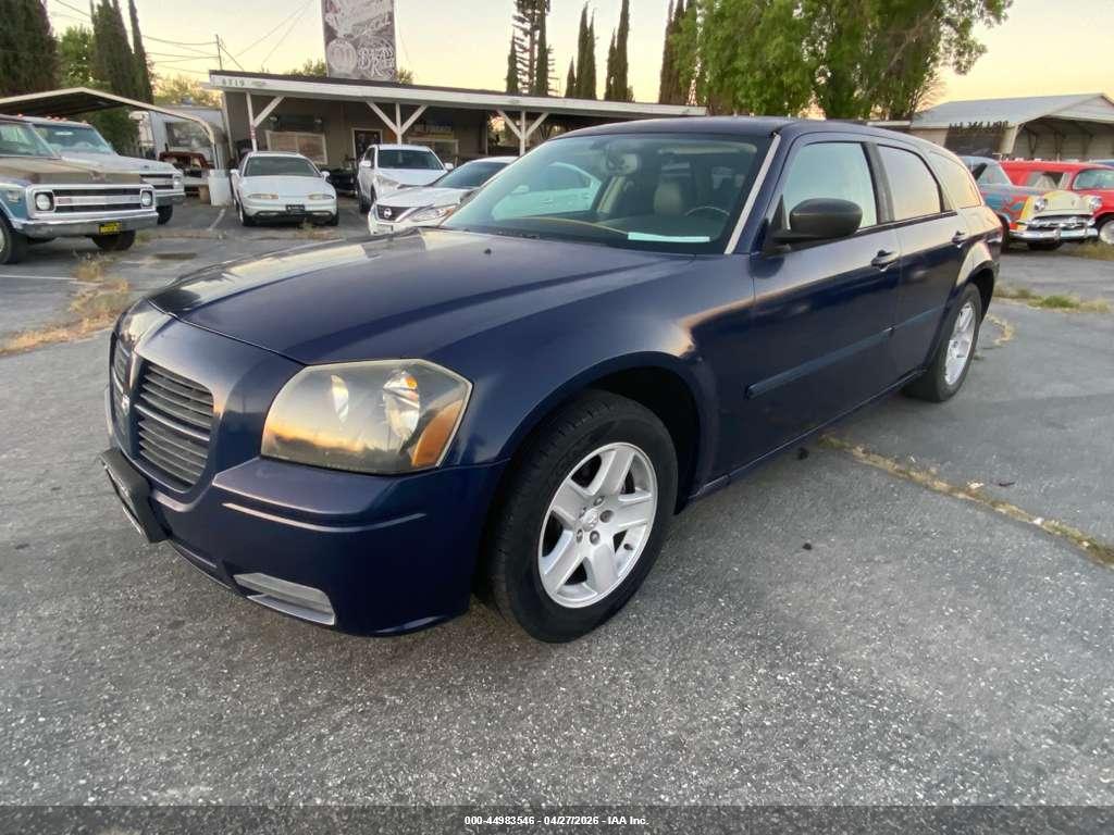 2D4FV48V05H581735 2005 DODGE MAGNUM photo no. 2