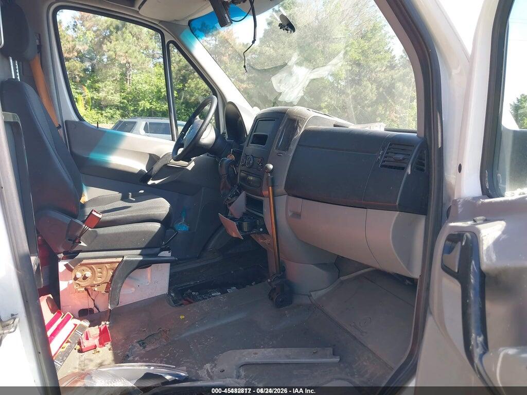 WD3PE8CB5B5606048 2011 MERCEDES-BENZ SPRINTER 2500 photo no. 5