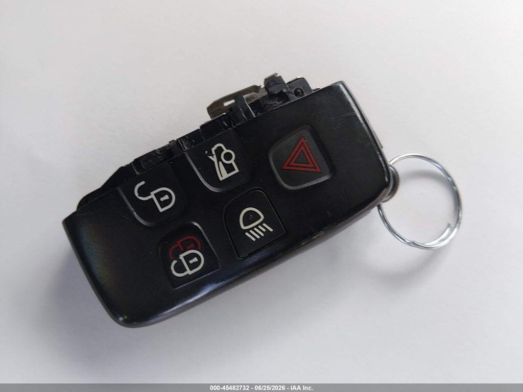 SAJAD4BG3HA971141 2017 JAGUAR XE photo no. 11