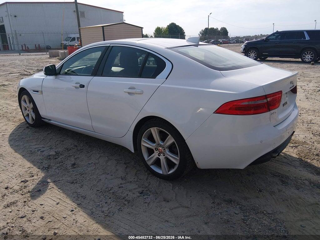 SAJAD4BG3HA971141 2017 JAGUAR XE photo no. 3