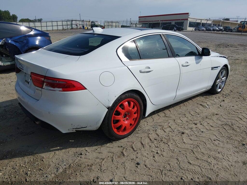 SAJAD4BG3HA971141 2017 JAGUAR XE photo no. 4