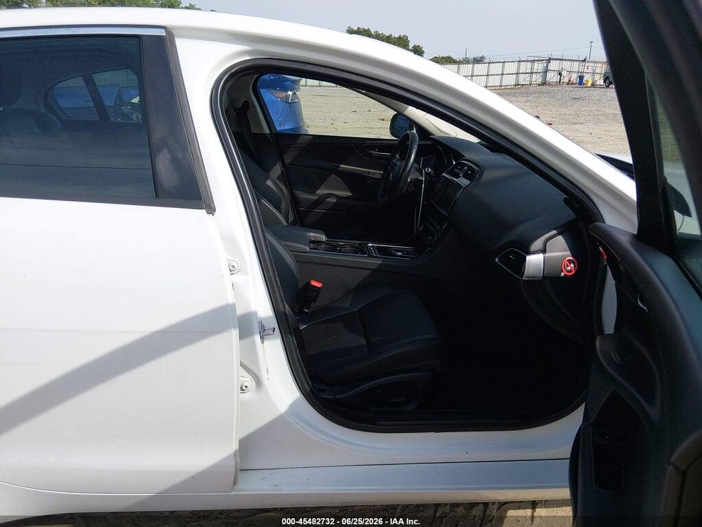 SAJAD4BG3HA971141 2017 JAGUAR XE photo no. 5