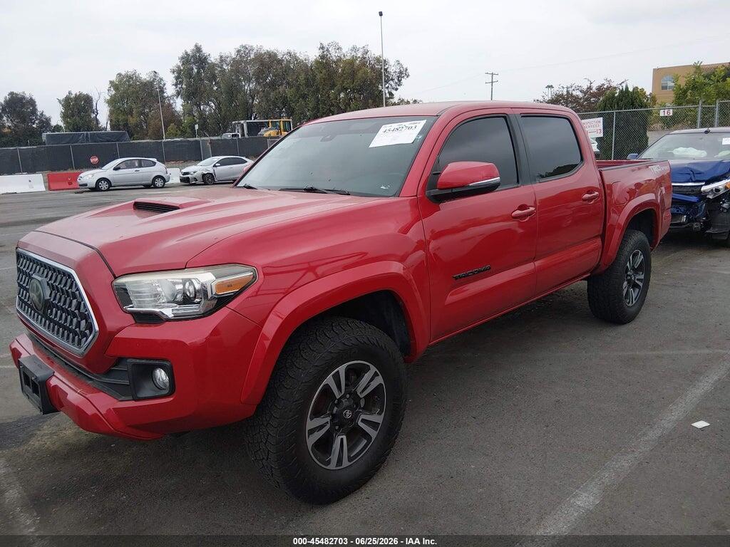 3TMAZ5CN4JM066855 2018 TOYOTA TACOMA photo no. 2