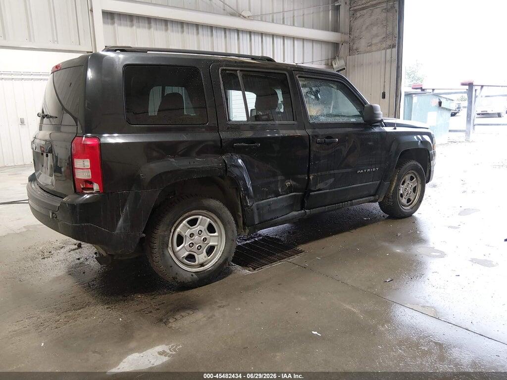 1J4NF1GB2BD222966 2011 JEEP PATRIOT photo no. 4