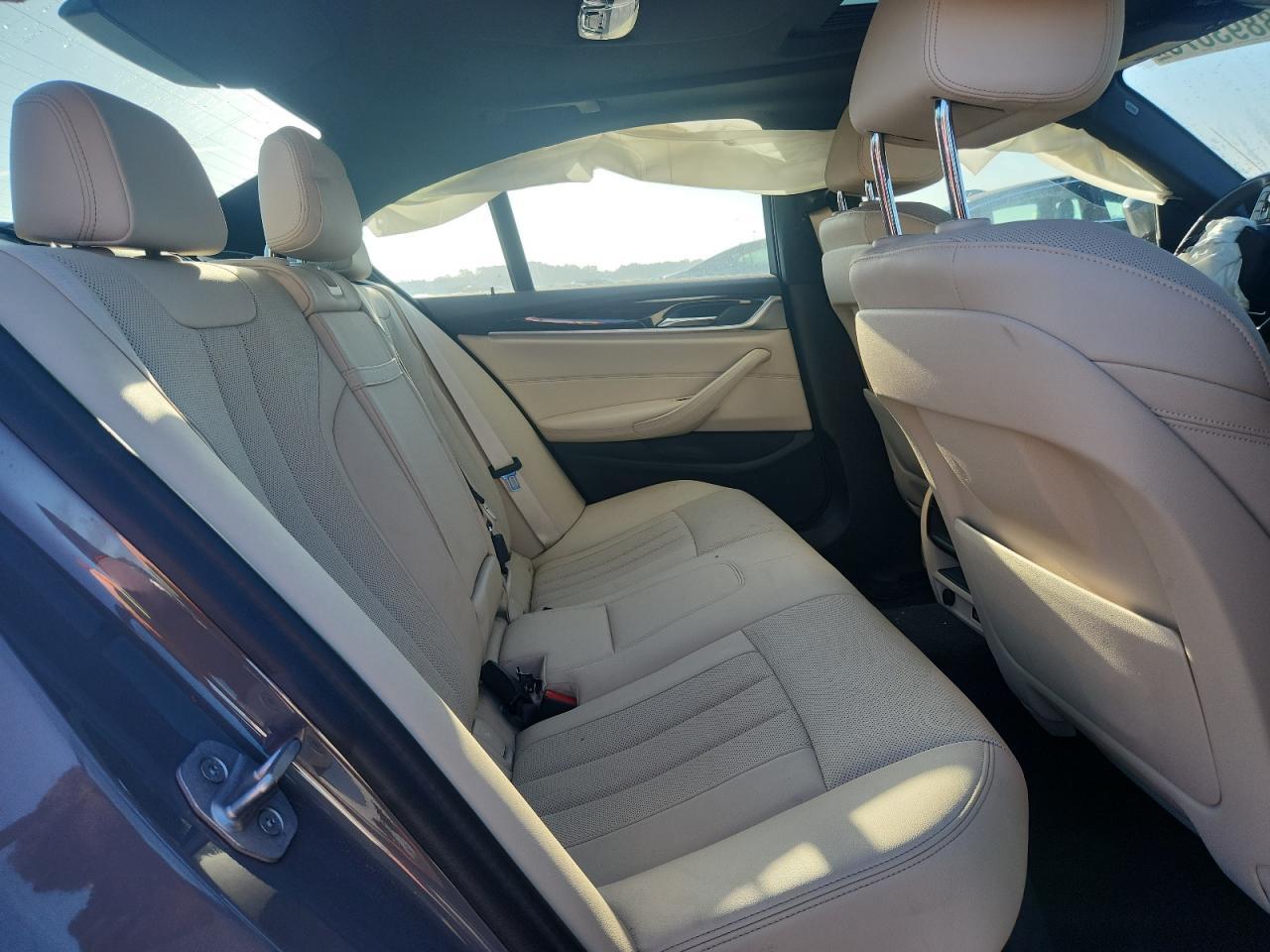 2021 BMW 530 I — Фото 10 из 12