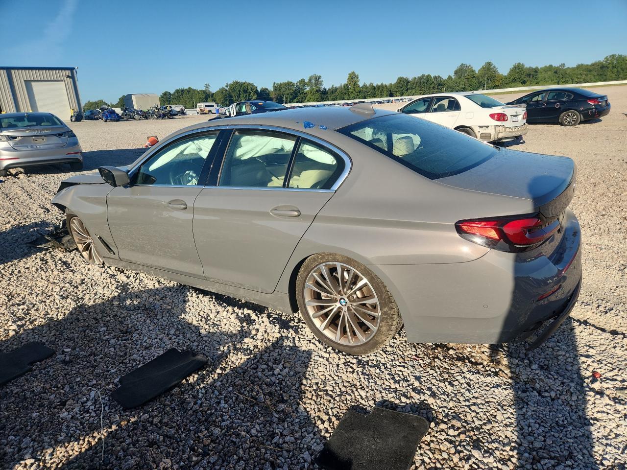 2021 BMW 530 I — Фото 2 из 12