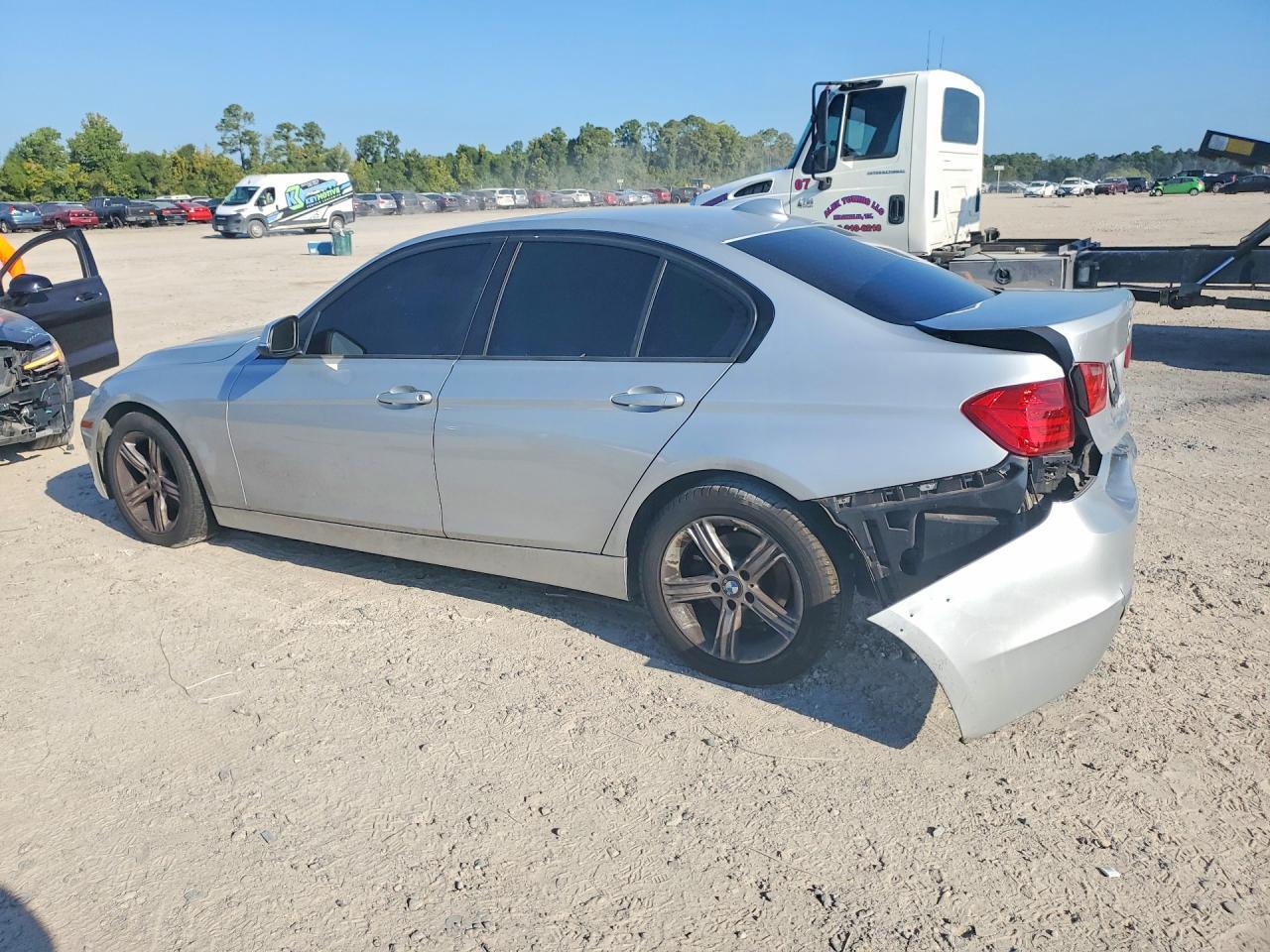 2013 BMW 328 I — Фото 2 из 12