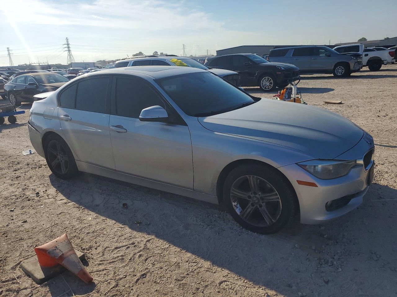 2013 BMW 328 I — Фото 4 из 12