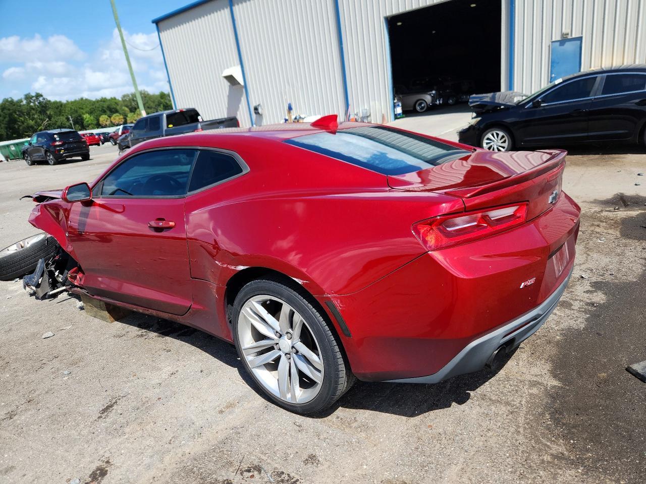 2016 CHEVROLET CAMARO LT — Фото 2 из 13