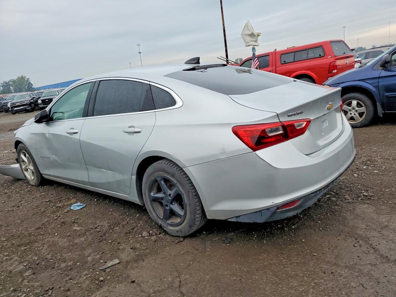 2016 CHEVROLET MALIBU LS — Фото 2 из 12