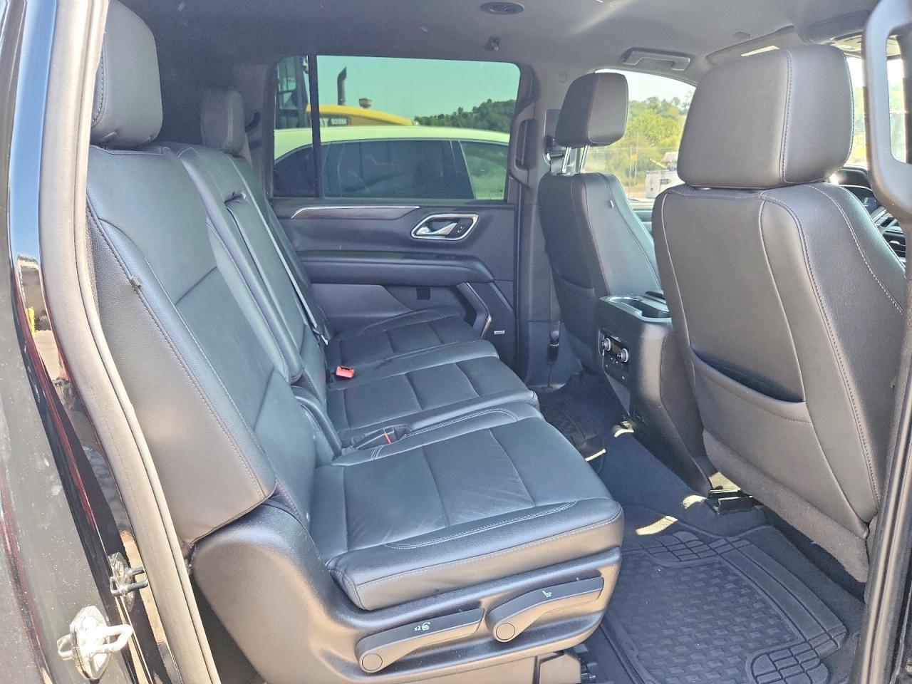 2022 CHEVROLET SUBURBAN K1500 LT — Фото 11 из 13
