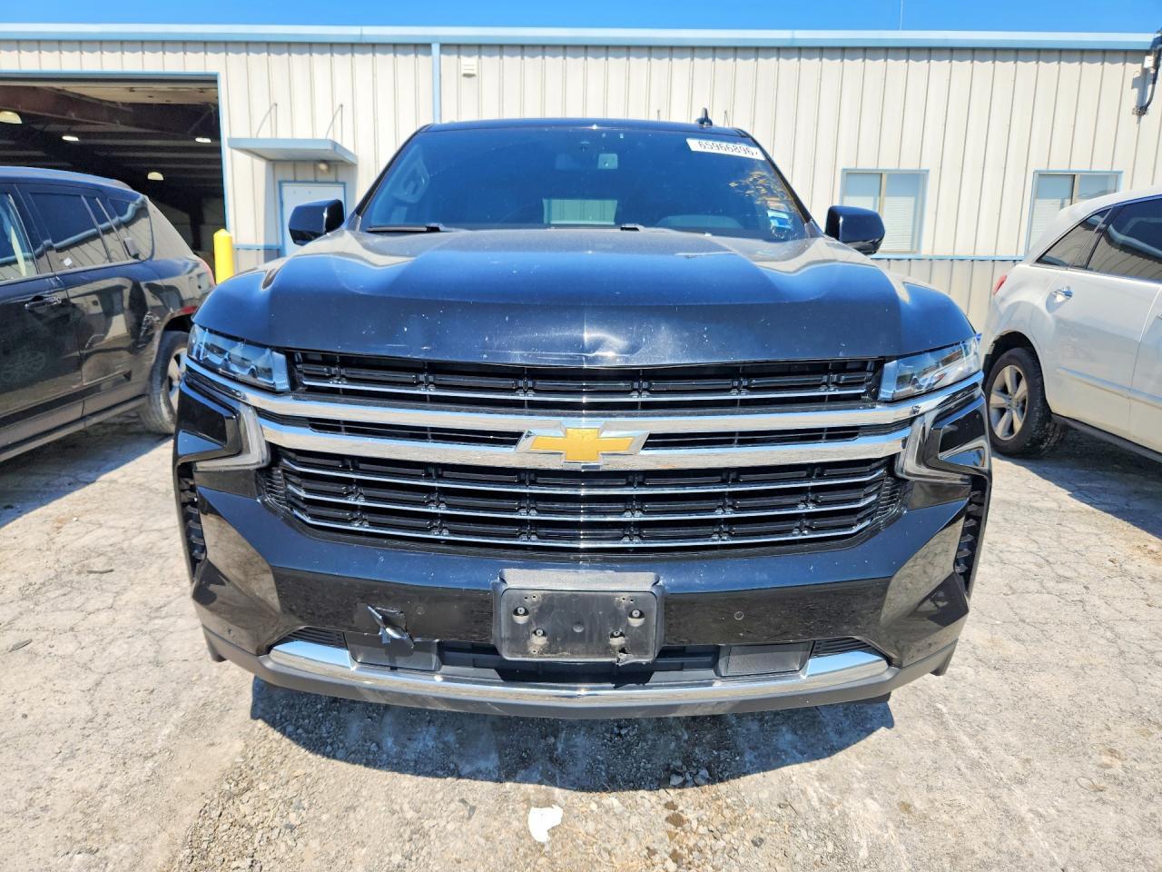 2022 CHEVROLET SUBURBAN K1500 LT — Фото 5 из 13