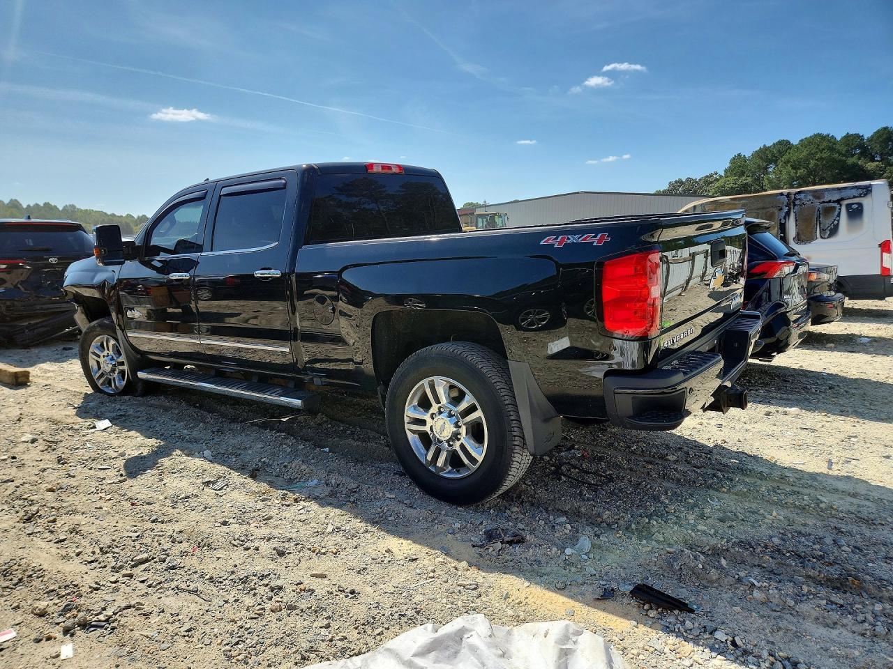 2017 CHEVROLET SILVERADO K2500 HIGH COUNTRY — Фото 2 из 12