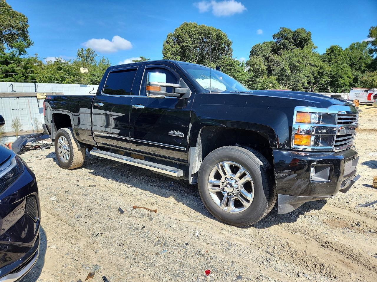 2017 CHEVROLET SILVERADO K2500 HIGH COUNTRY — Фото 4 из 12