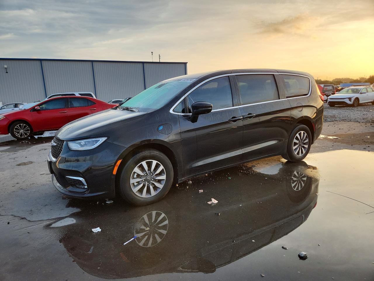 2023 CHRYSLER PACIFICA HYBRID TOURING L