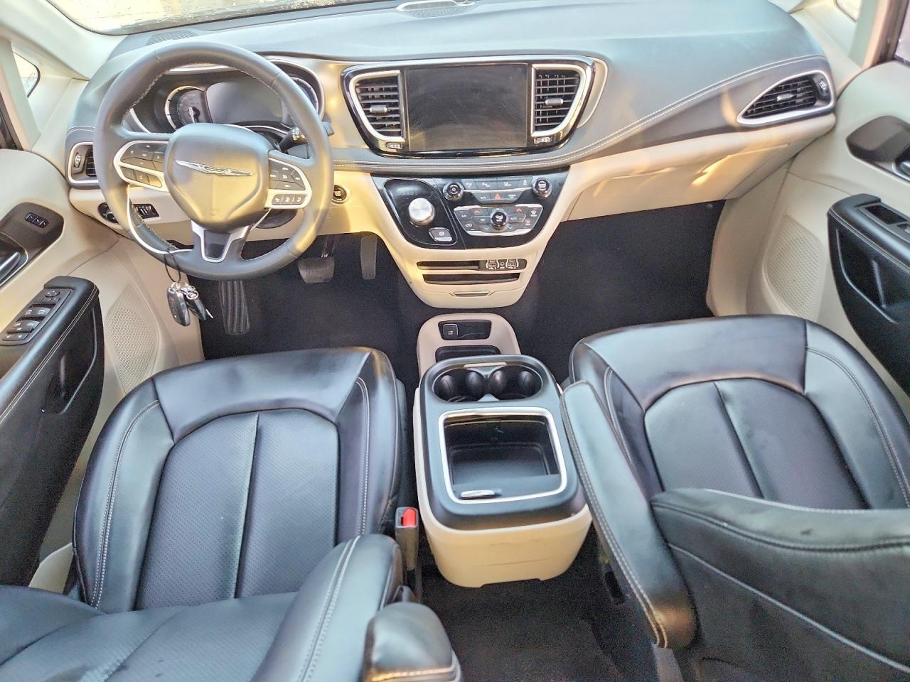 2023 CHRYSLER PACIFICA HYBRID TOURING L — Фото 8 из 13