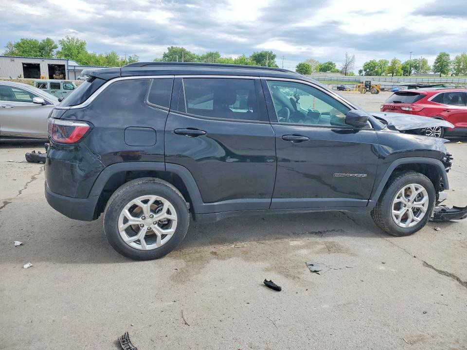 2024 JEEP COMPASS LATITUDE — Фото 3 из 14