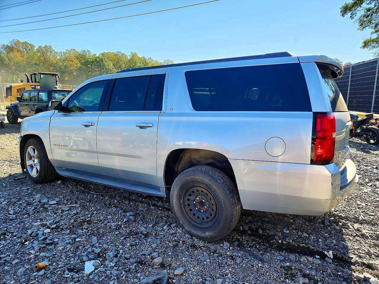 2016 CHEVROLET SUBURBAN K1500 LT — Фото 2 из 13