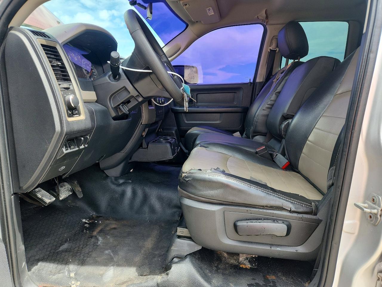 2012 DODGE RAM 1500 ST — Фото 7 из 12