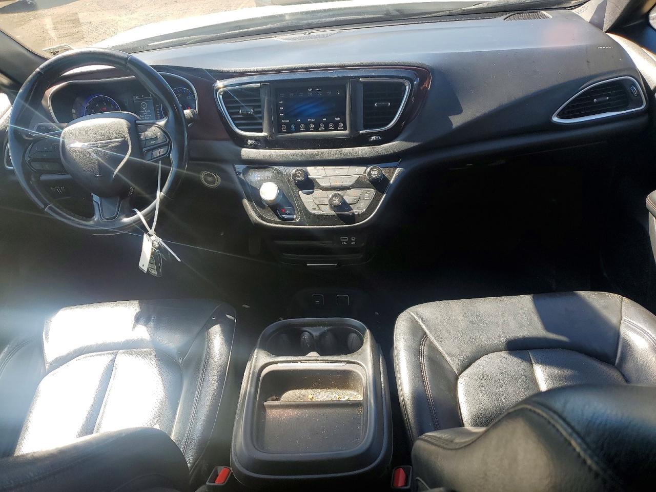 2020 CHRYSLER PACIFICA TOURING L — Фото 8 из 13