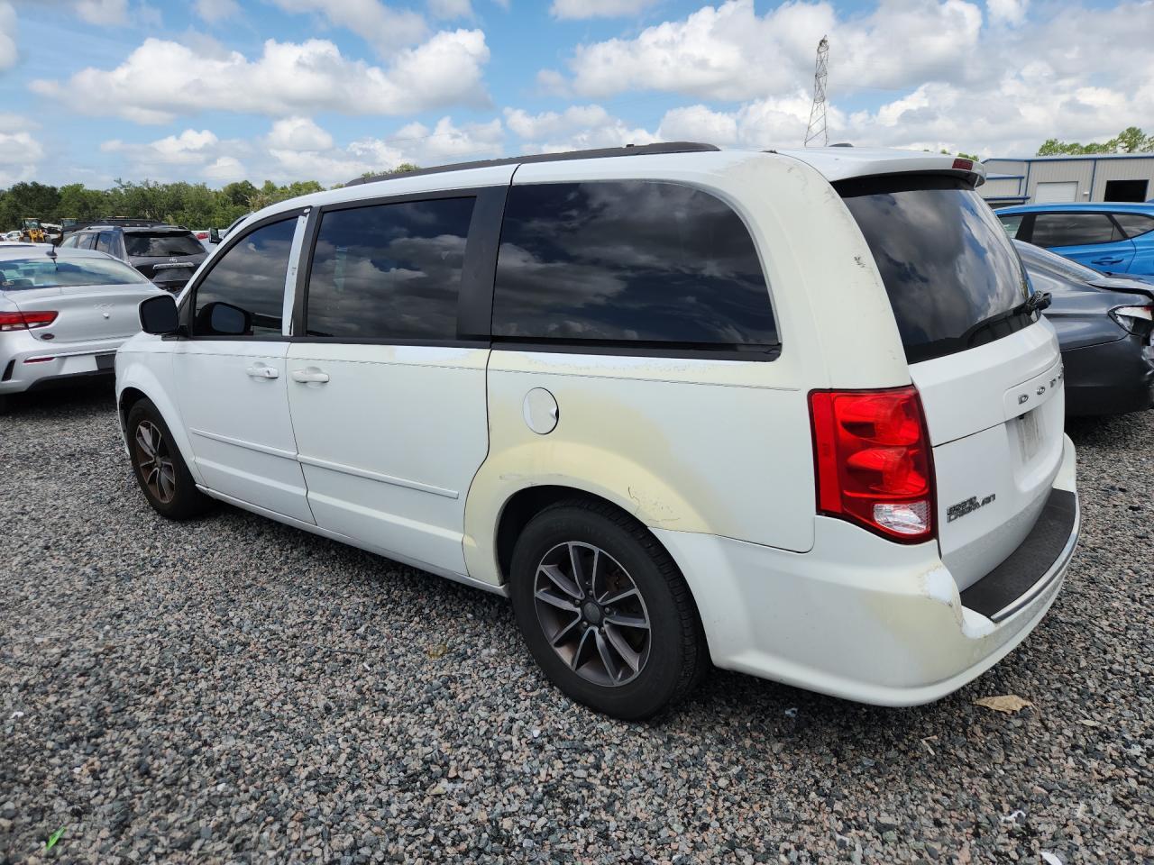 2017 DODGE GRAND CARAVAN GT — Фото 2 из 13