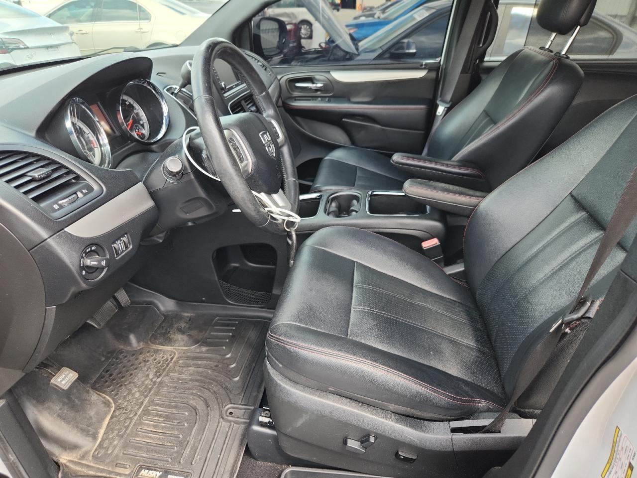 2017 DODGE GRAND CARAVAN GT — Фото 7 из 13