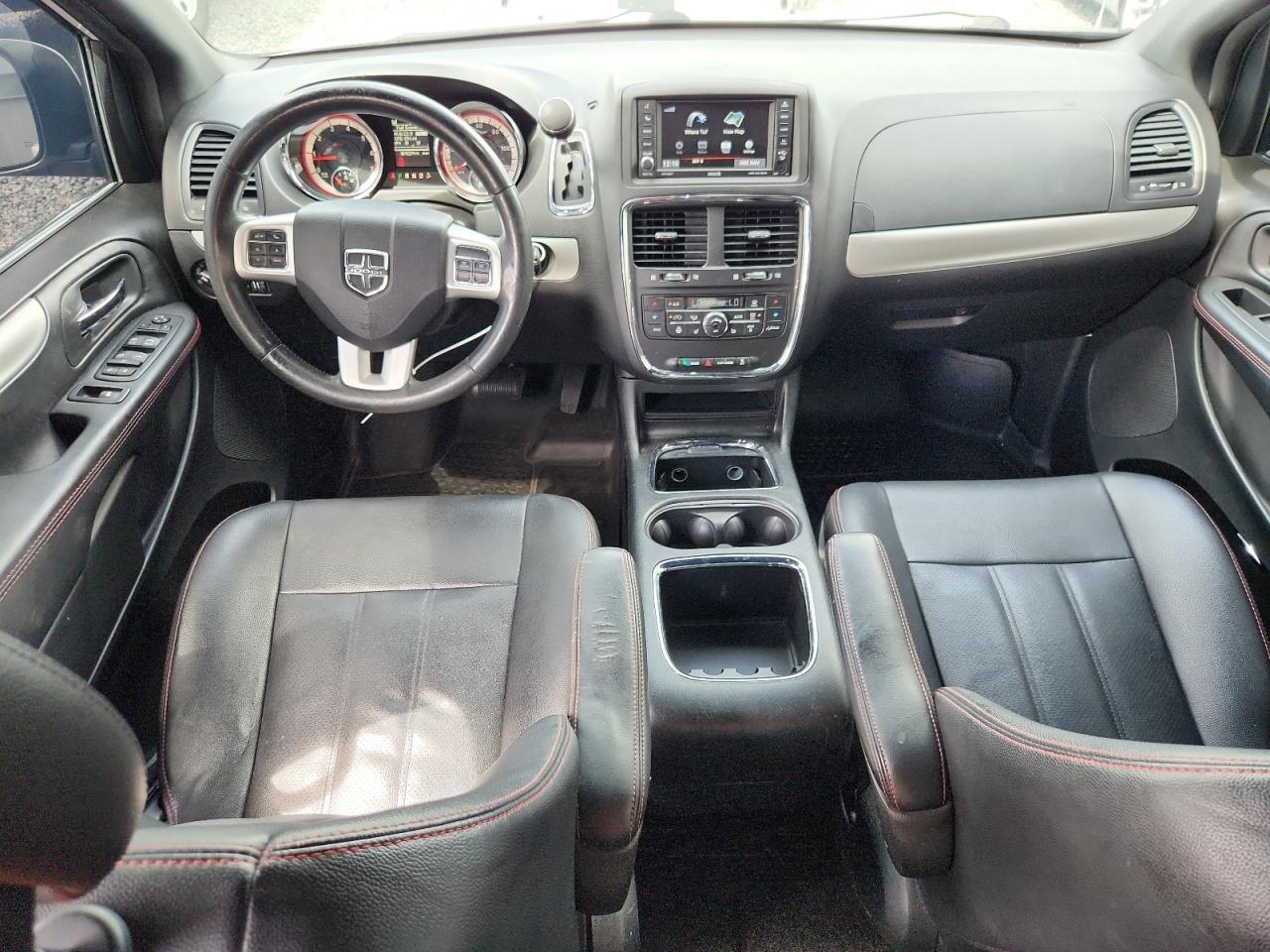 2017 DODGE GRAND CARAVAN GT — Фото 8 из 13