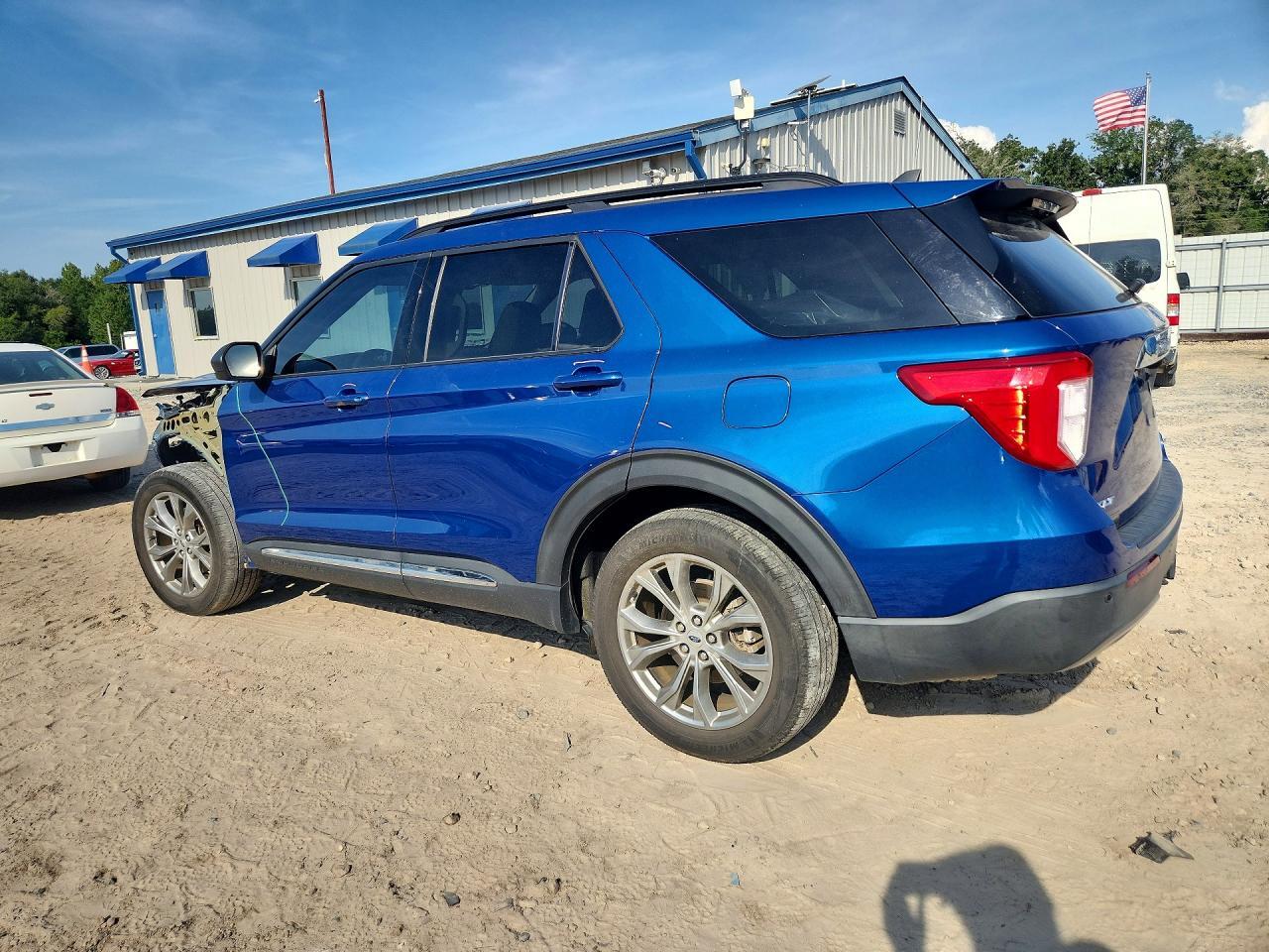 2022 FORD EXPLORER XLT — Фото 2 из 14